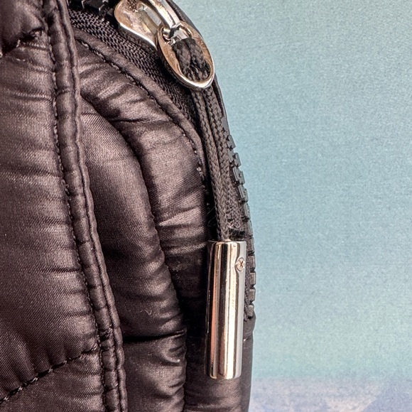 Athleta x Caraa Convertible Puffer Bag - Picture 4 of 9